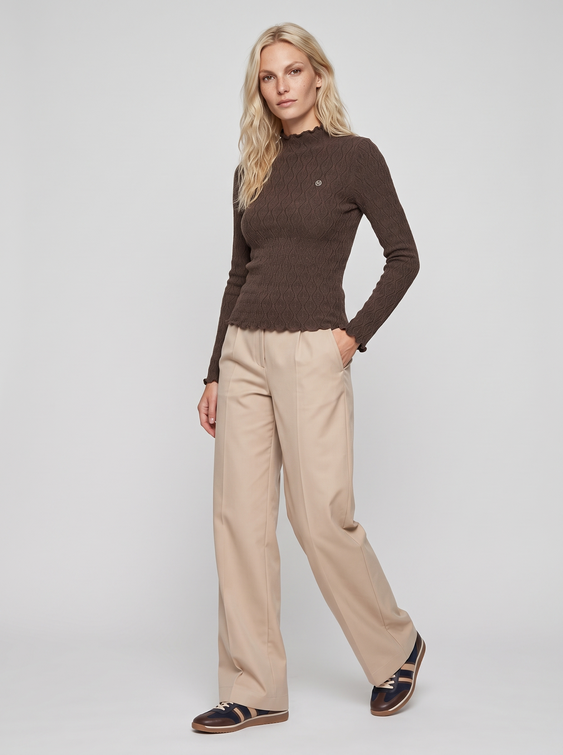 emilia-ai-studio-ea0c593c8206-3756505 סריג חצי גולף – תמונה 1